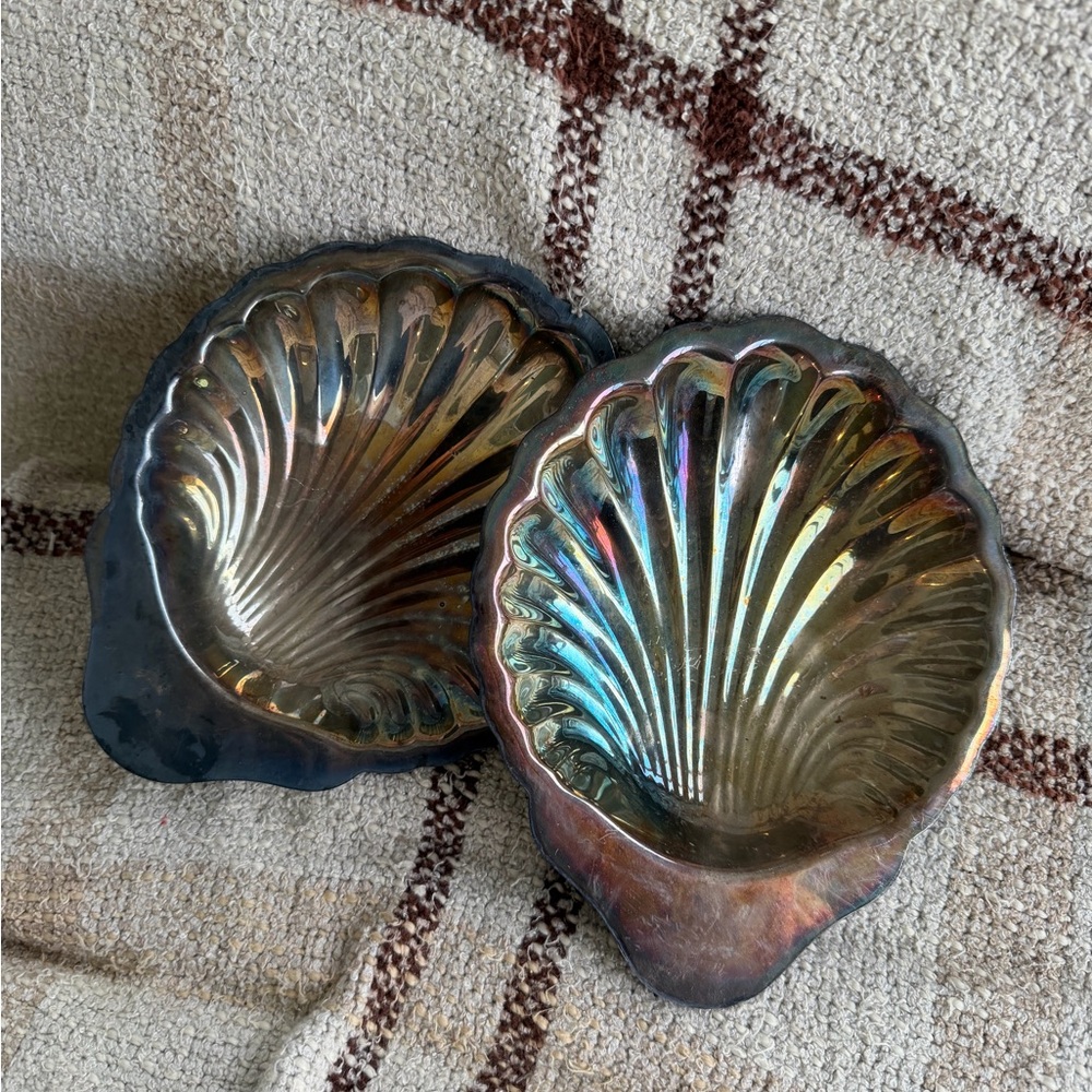 Vintage Oneida silver plated Scalloped shell trinket dish set